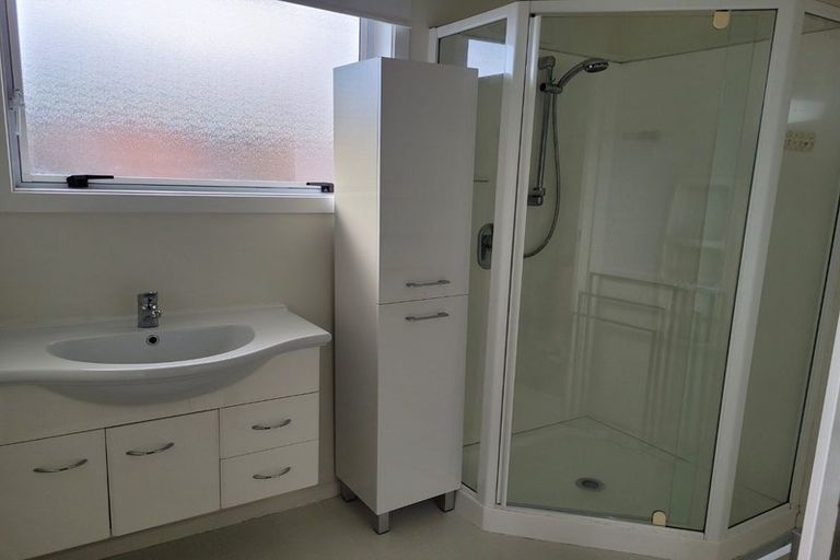 Photo of property in 4 Tulloch Place, Papanui, Christchurch, 8052