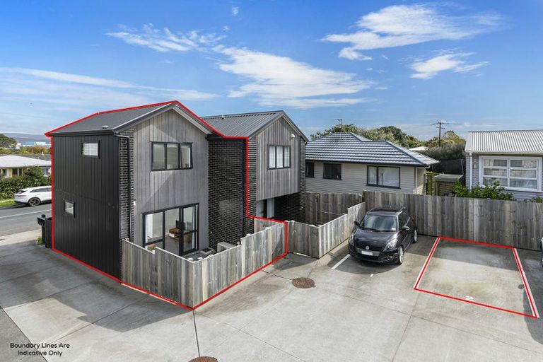 Photo of property in 2/63 Taikata Road, Te Atatu Peninsula, Auckland, 0610