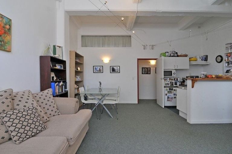 Photo of property in Aulsebrooks Apartments, 1/178 Wakefield Street, Te Aro, Wellington, 6011