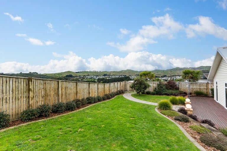 Photo of property in 80 Te Puia Drive, Aotea, Porirua, 5024