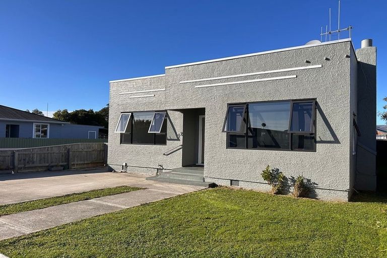 Photo of property in 12 Haydon Street, Roslyn, Palmerston North, 4414