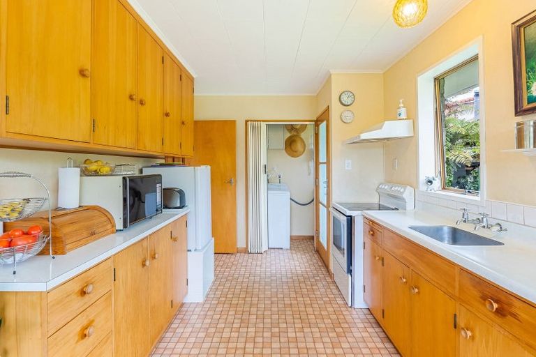 Photo of property in 20 Rewarewa Crescent, Waikanae, 5036