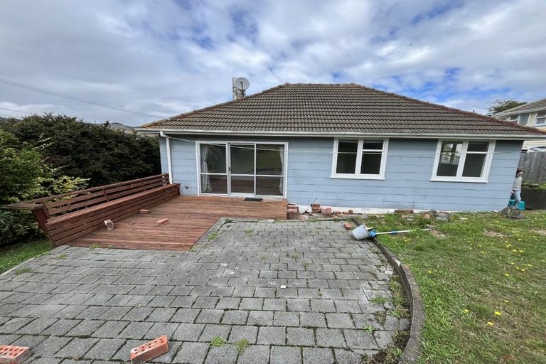 Photo of property in 5 Wakefield Terrace, Tawa, Wellington, 5028