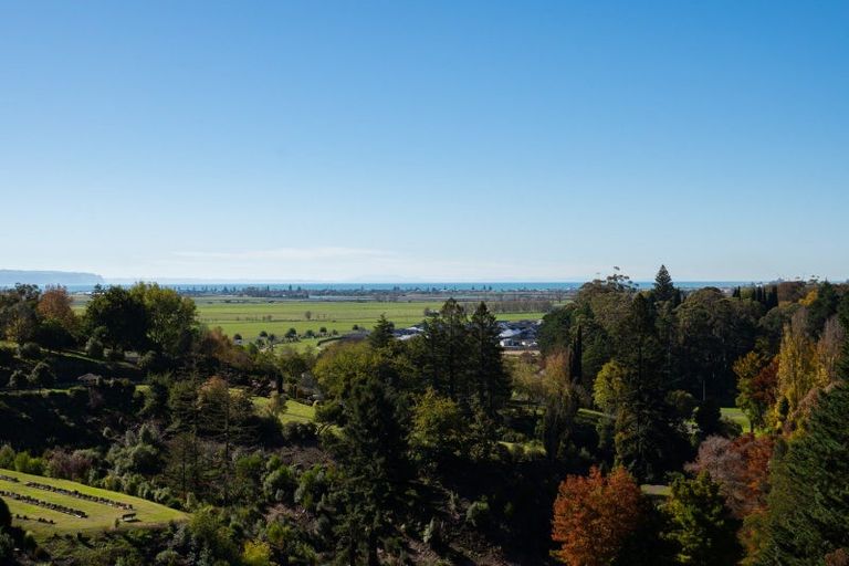 Photo of property in 86 Oak Road, Poraiti, Napier, 4112