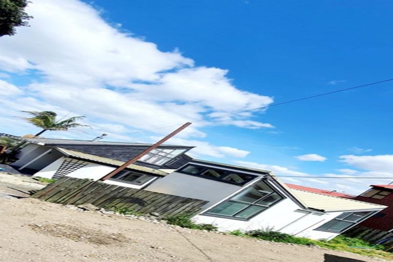 Photo of property in 126 Golf Road, Titirangi, Auckland, 0600