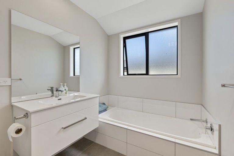 Photo of property in 10 Bianca Crescent, Stratford, 4332