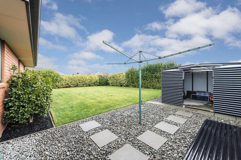 Photo of property in 16 Lloyds Close, Rolleston, 7614