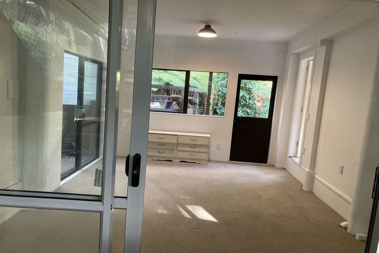 Photo of property in 89 Glenesk Road, Piha, New Lynn, 0772