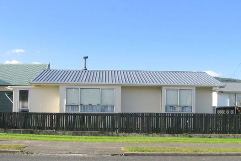 Photo of property in 122 Hetherington Road, Whangamata, 3620