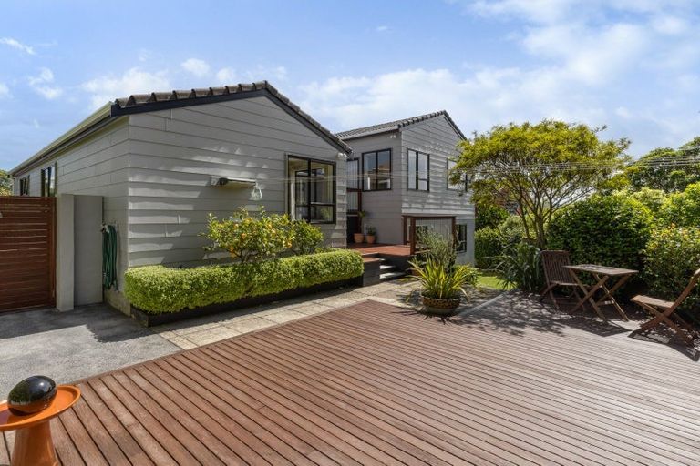 Photo of property in 9 Kinnel Grove, Papakowhai, Porirua, 5024