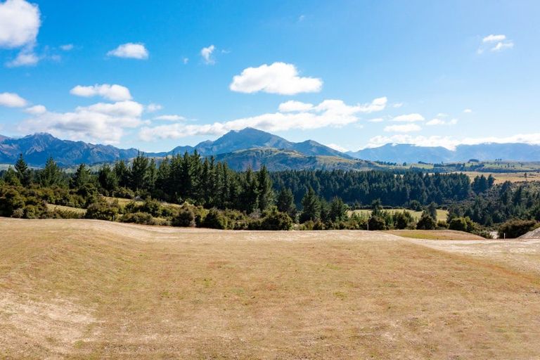 Photo of property in 47 Carrickmore Crescent, Wanaka, 9305