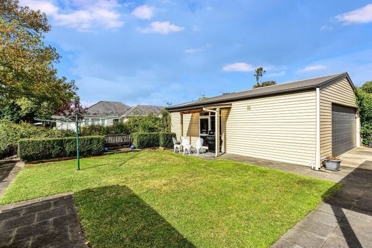 Photo of property in 7 Armitage Place, Fairfield, Hamilton, 3214