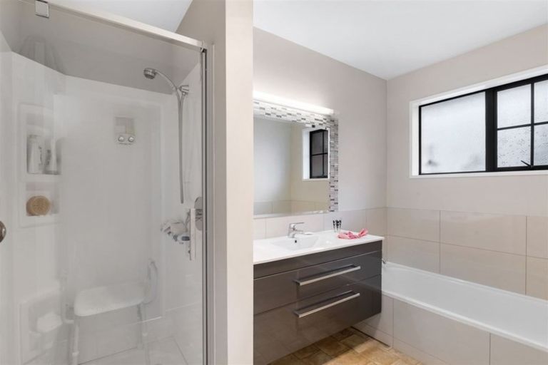 Photo of property in 27 Royleen Street, Casebrook, Christchurch, 8051