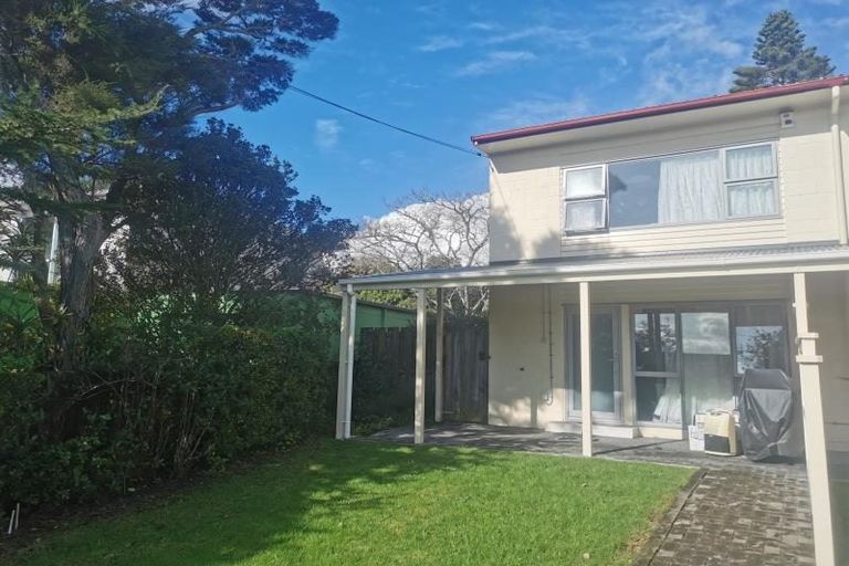 Photo of property in 4/41a Tramway Road, Beach Haven, Auckland, 0626