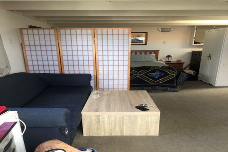 Photo of property in 1/2 Coniston Avenue, Te Atatu South, Auckland, 0610