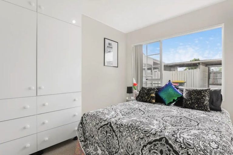Photo of property in 3/63 Kenderdine Road, Papatoetoe, Auckland, 2025