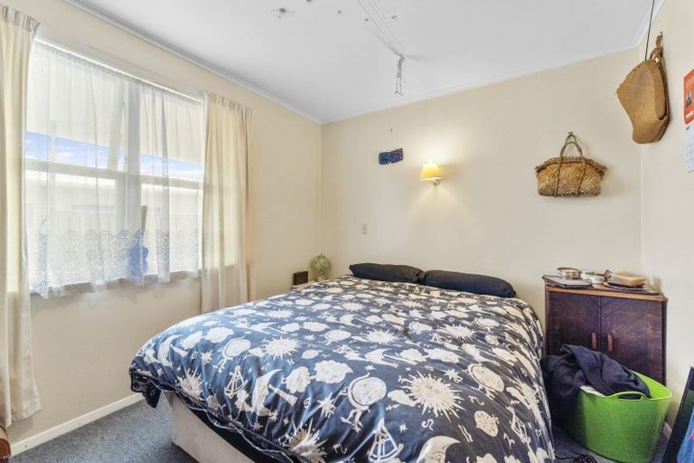 Photo of property in 19 Mazengarb Road, Paraparaumu Beach, Paraparaumu, 5032