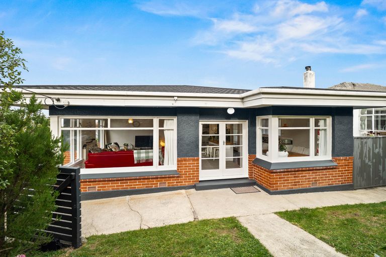 Photo of property in 141 Easther Crescent, Kew, Dunedin, 9012