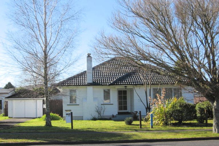 Photo of property in 1/98 Kelvin Road, Papakura, 2110