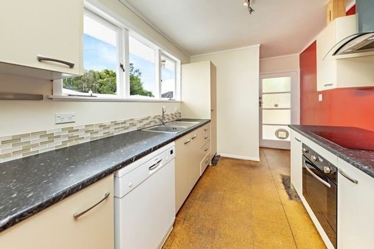 Photo of property in 14 Mountbatten Place, Papakura, 2110