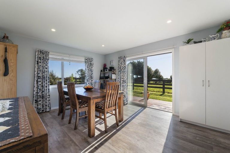 Photo of property in 43 Carrs Road, Urenui, 4377