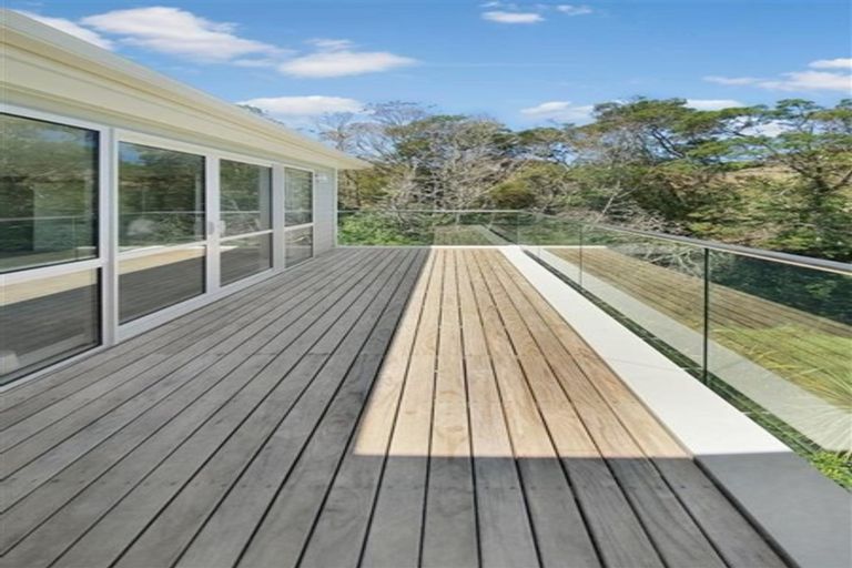 Photo of property in 9 Moko Lane, Greenhithe, Auckland, 0632