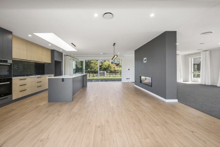 Photo of property in 54 Great Road West, Matipo Heights, Rotorua, 3015