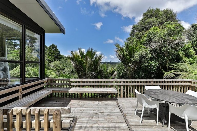 Photo of property in 37 York Road, Titirangi, Auckland, 0604