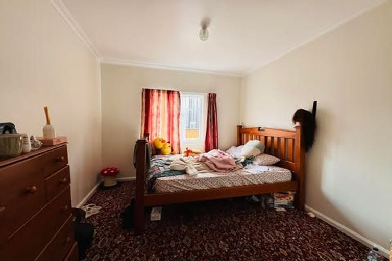 Photo of property in 6 Pirie Street, Palmerston North, 4410