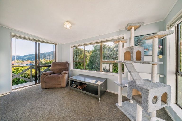 Photo of property in 11 Roband Crescent, Brown Owl, Upper Hutt, 5018