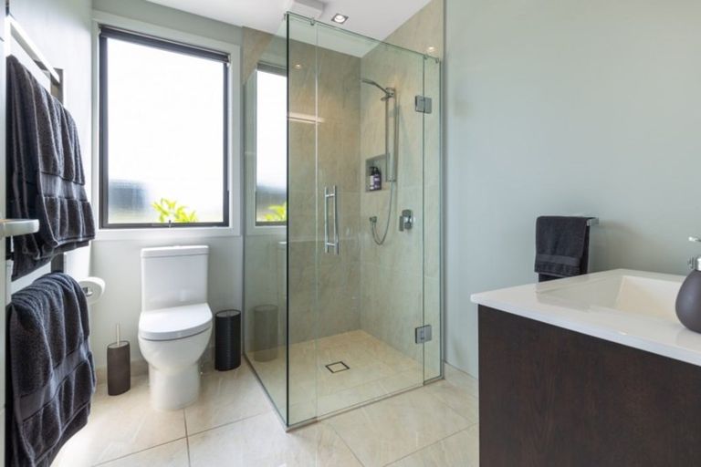 Photo of property in 42 Mckellar Drive, Jacks Point, Queenstown, 9371