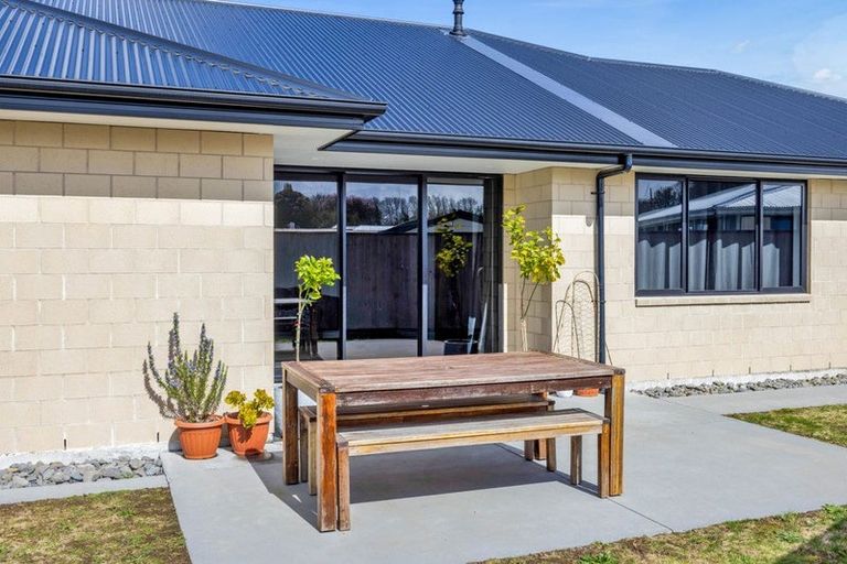 Photo of property in 48b Celia Street, Stratford, 4332