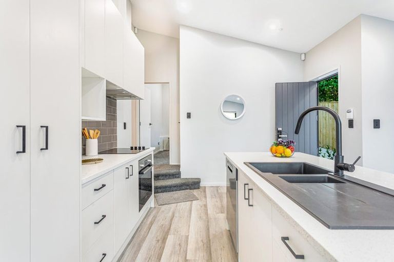 Photo of property in 6a Zingaro Place, Massey, Auckland, 0614