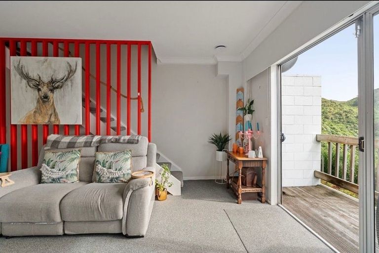Photo of property in 3/49 Mandalay Terrace, Khandallah, Wellington, 6035