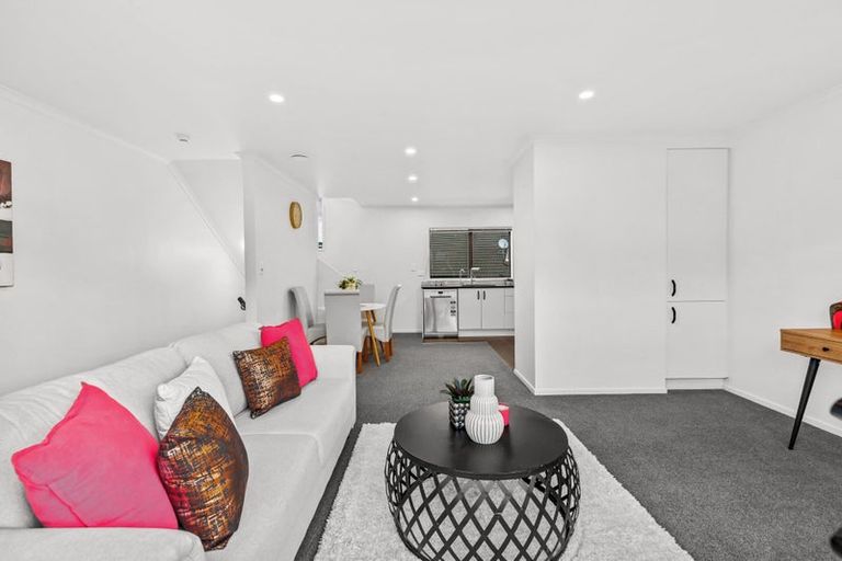 Photo of property in St Claire Village, 10/172 Mcleod Road, Te Atatu South, Auckland, 0610