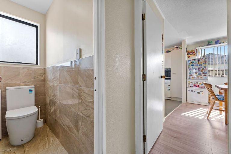Photo of property in 2/10 Silver Road, Weymouth, Auckland, 2103