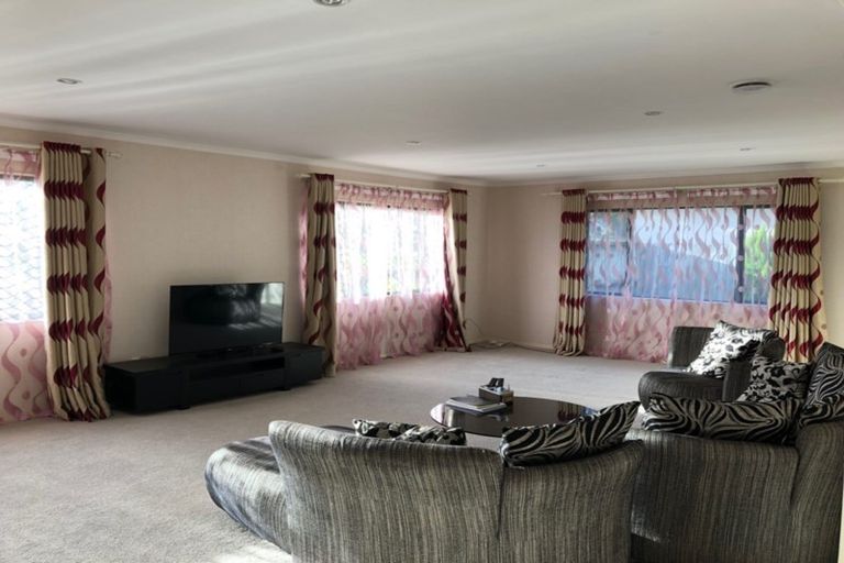 Photo of property in 32 Clavoy Place, East Tamaki, Auckland, 2016