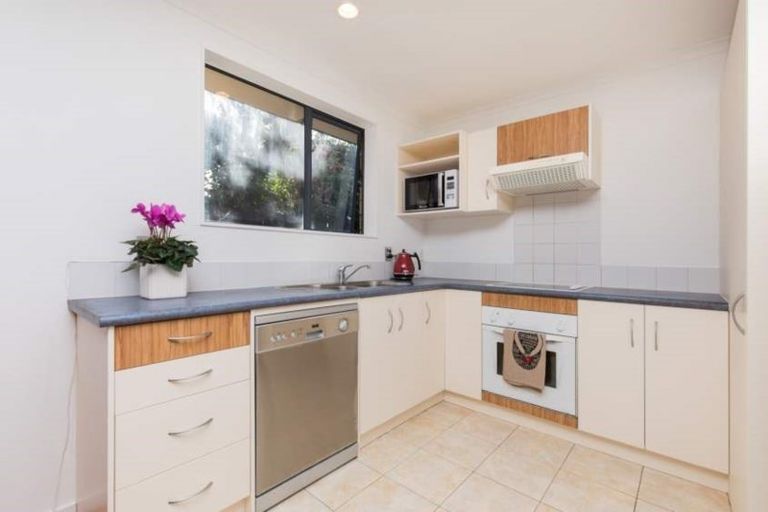 Photo of property in 5 Marblewood Grove, Pukekohe, 2120