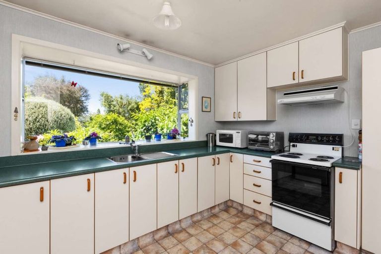 Photo of property in 49 Avondale Road, Taradale, Napier, 4112