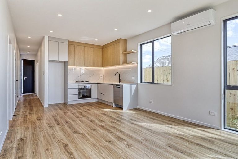 Photo of property in 20 Papai Lane, Massey, Auckland, 0614