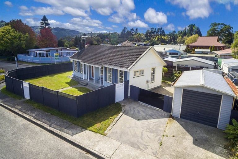 Photo of property in 62 Hillside Drive, Maoribank, Upper Hutt, 5018
