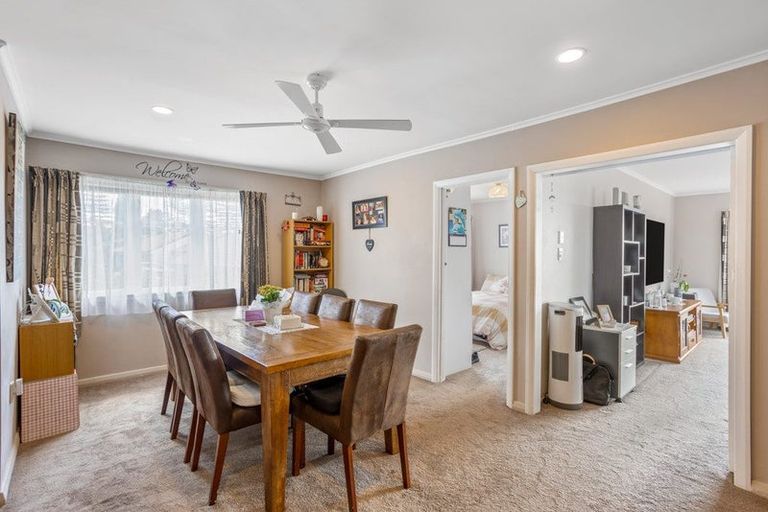 Photo of property in 15a Sarona Avenue, Glen Eden, Auckland, 0602