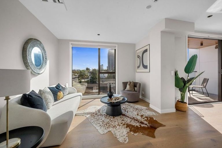 Photo of property in 10/12 Burns Avenue, Takapuna, Auckland, 0622