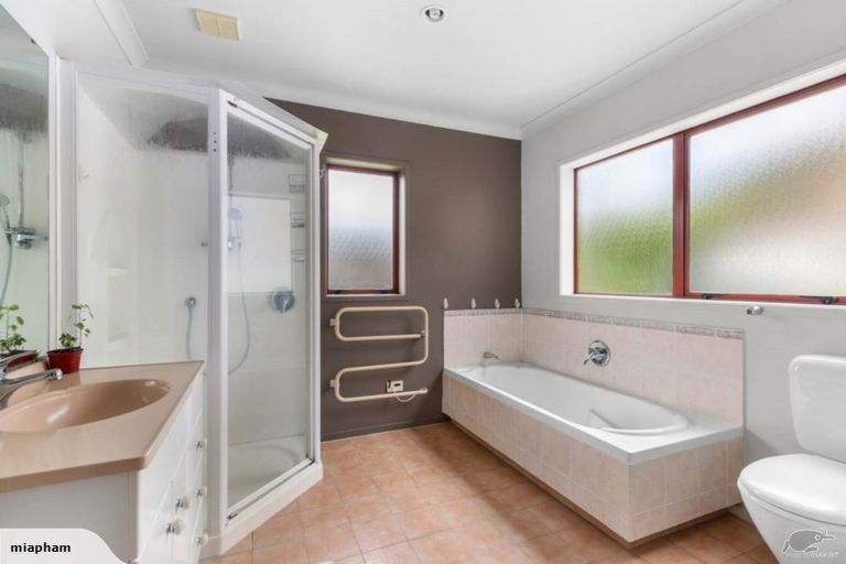 Photo of property in 5 Fearnley Grove, Albany, Auckland, 0632