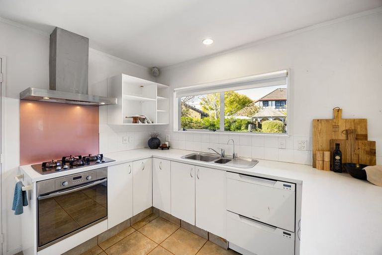 Photo of property in 1 The Avenue, Harrowfield, Hamilton, 3210