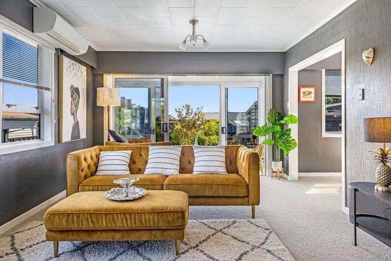 Photo of property in 39 Carey Street, Waitara, 4320