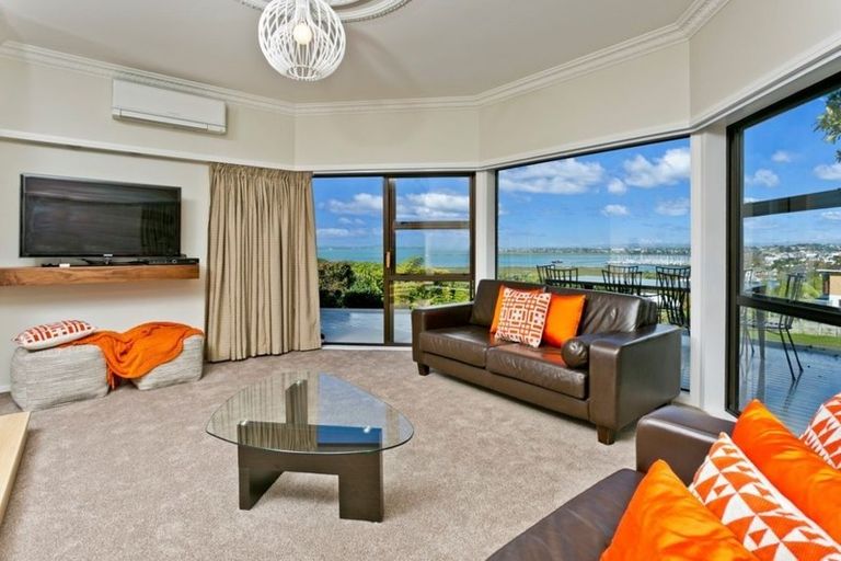 Photo of property in 3 Limeburners Close, Hobsonville, Auckland, 0618