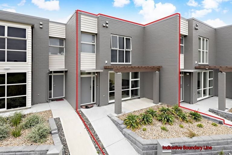 Photo of property in 11 Taupinga Way, Takanini, 2112