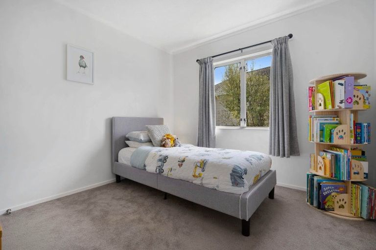 Photo of property in 2/134 Bradbury Road, Botany Downs, Auckland, 2010