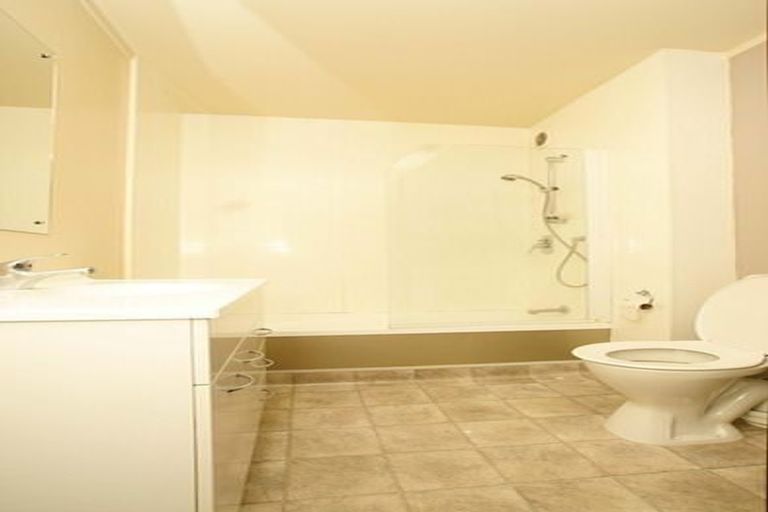 Photo of property in 7/3 Kelvin Grove, Te Aro, Wellington, 6011